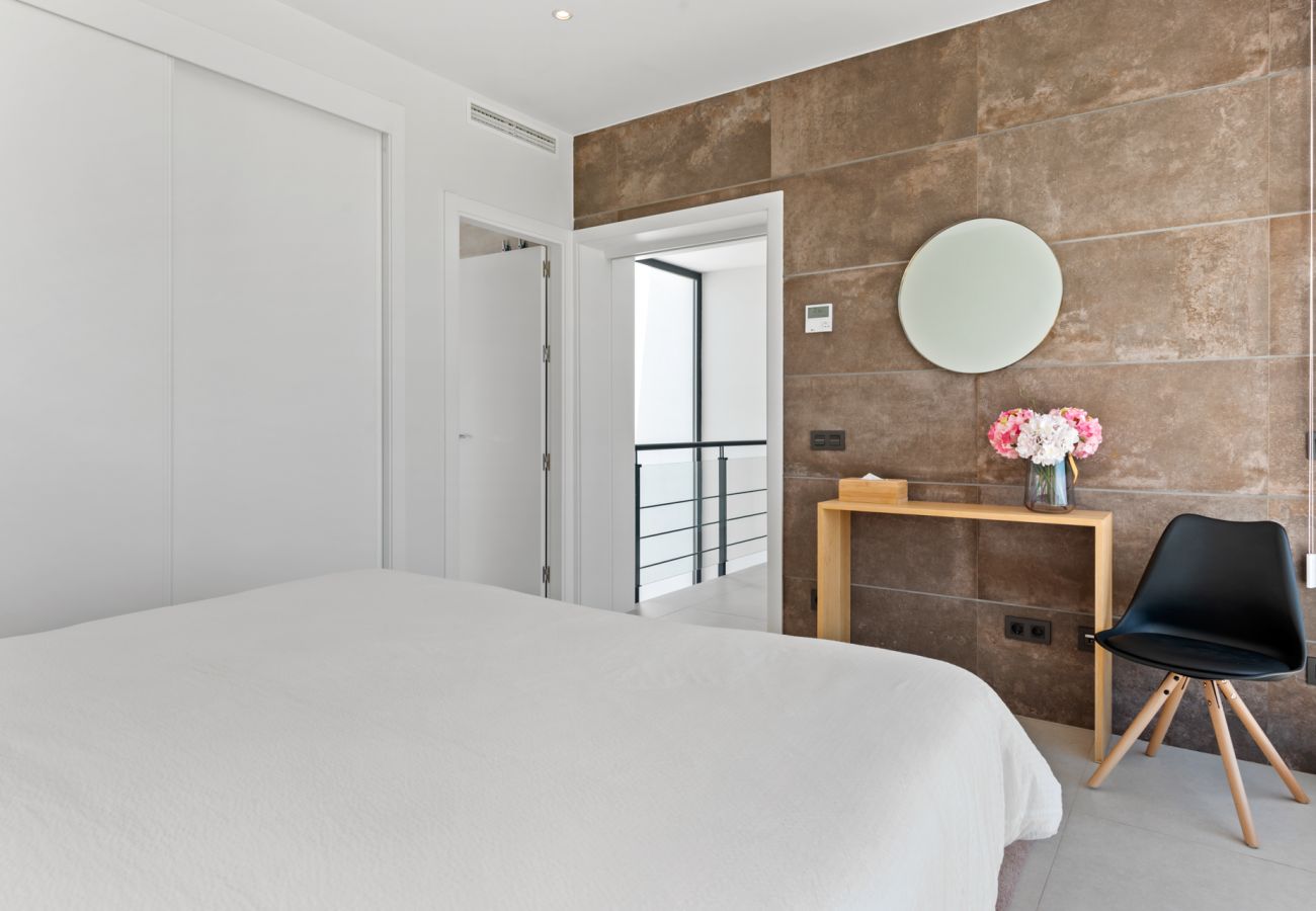 Villa in Estepona - Luxury 4 Bedroom Villa in Valle Romano, Estepona with private infinity pool and magnificent views