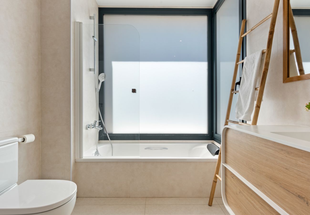 Villa in Estepona - Luxury 4 Bedroom Villa in Valle Romano, Estepona with private infinity pool and magnificent views