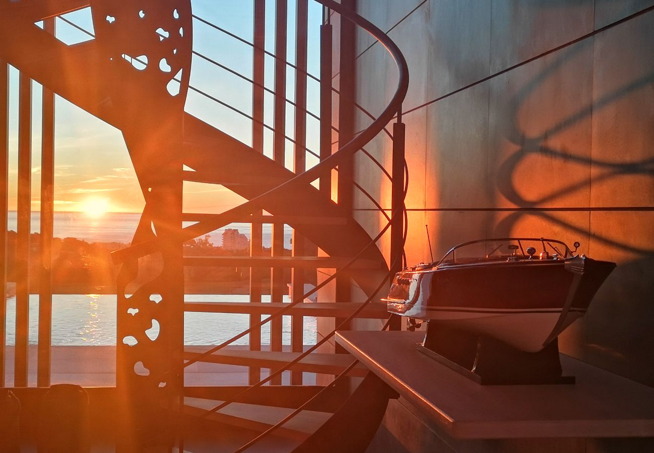 Villa in Estepona - Luxury 4 Bedroom Villa in Valle Romano, Estepona with private infinity pool and magnificent views