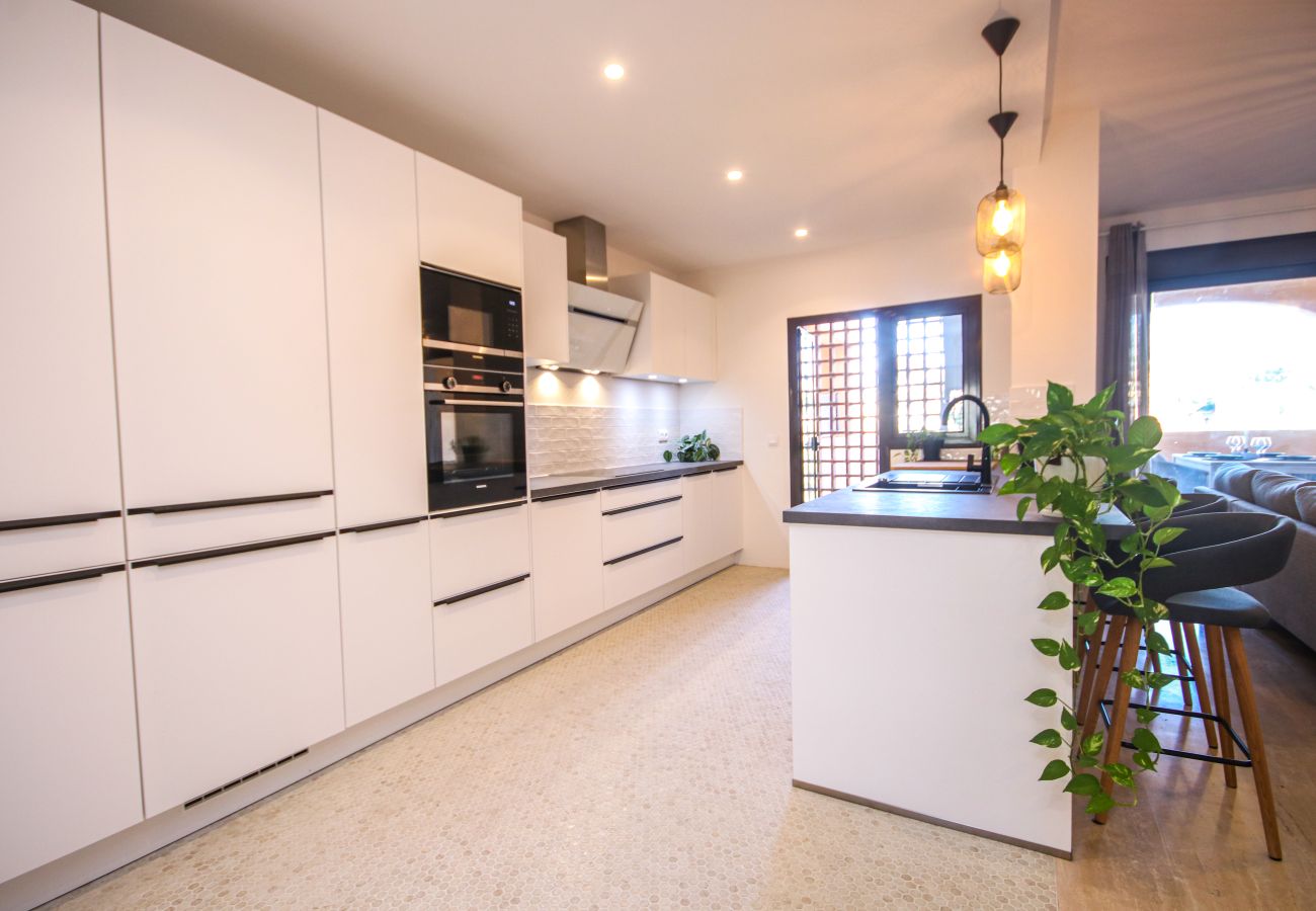 Apartment in Estepona - Three bedroom apartment in Doña Lucia Resort