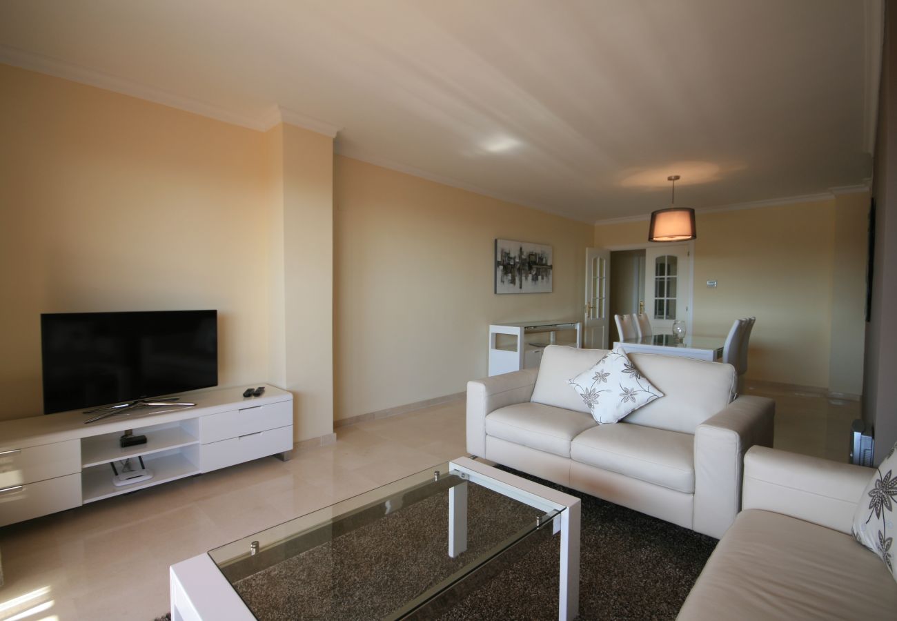 Apartment in Marbella - 2 bedroom rental apartment Los Lagos Elviria Marbella