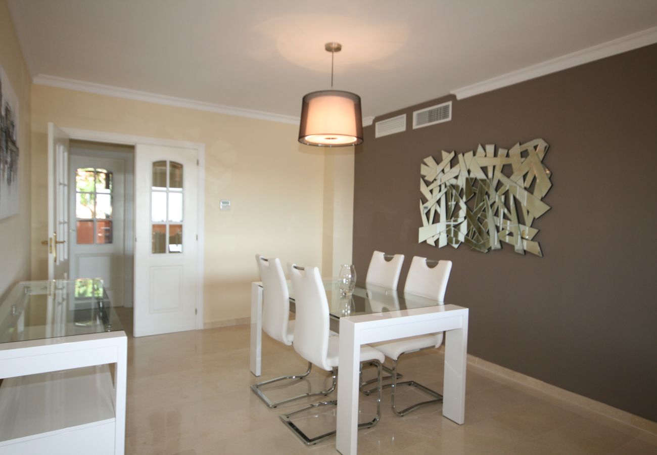 Apartment in Marbella - 2 bedroom rental apartment Los Lagos Elviria Marbella