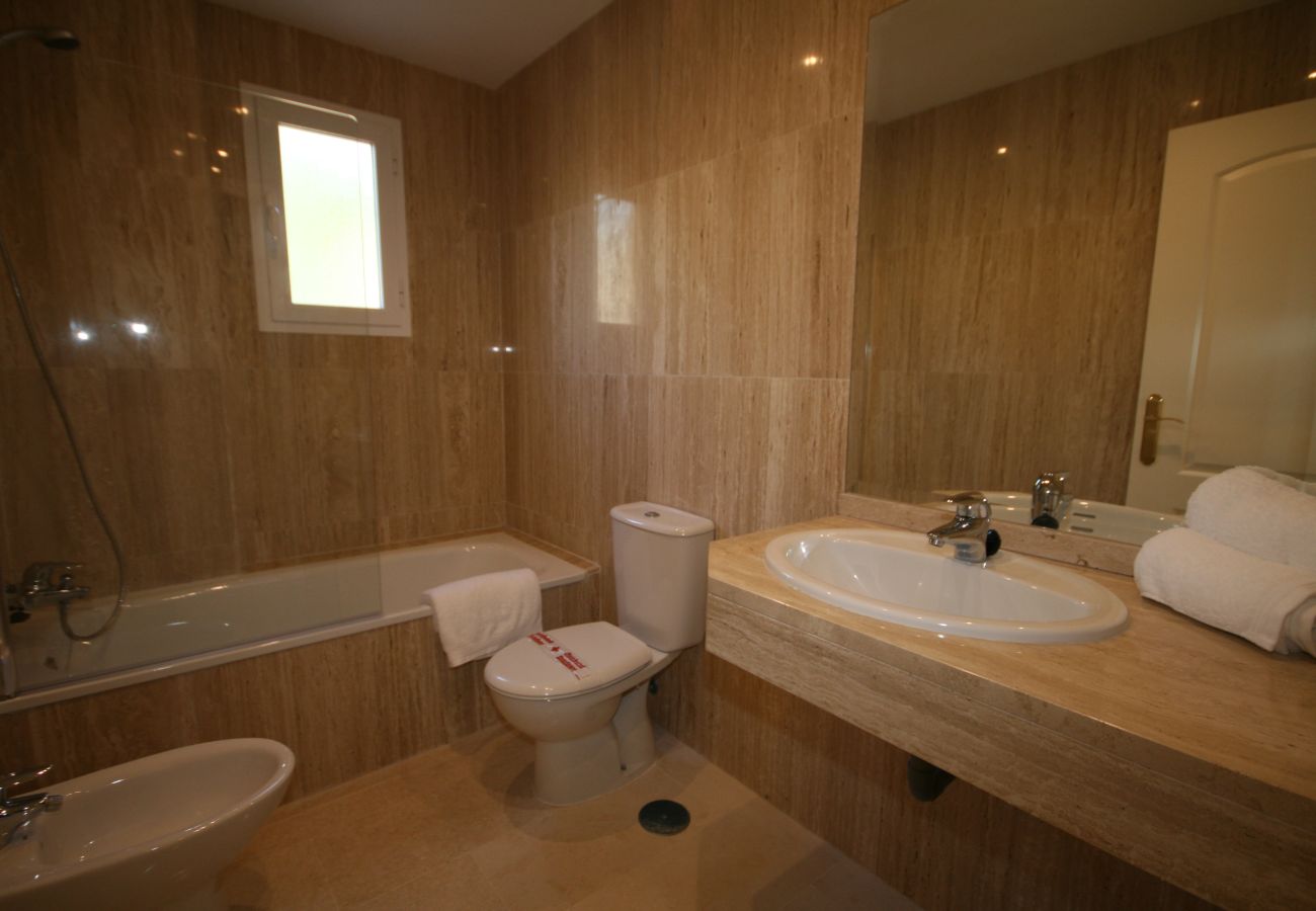 Apartment in Marbella - 2 bedroom rental apartment Los Lagos Elviria Marbella