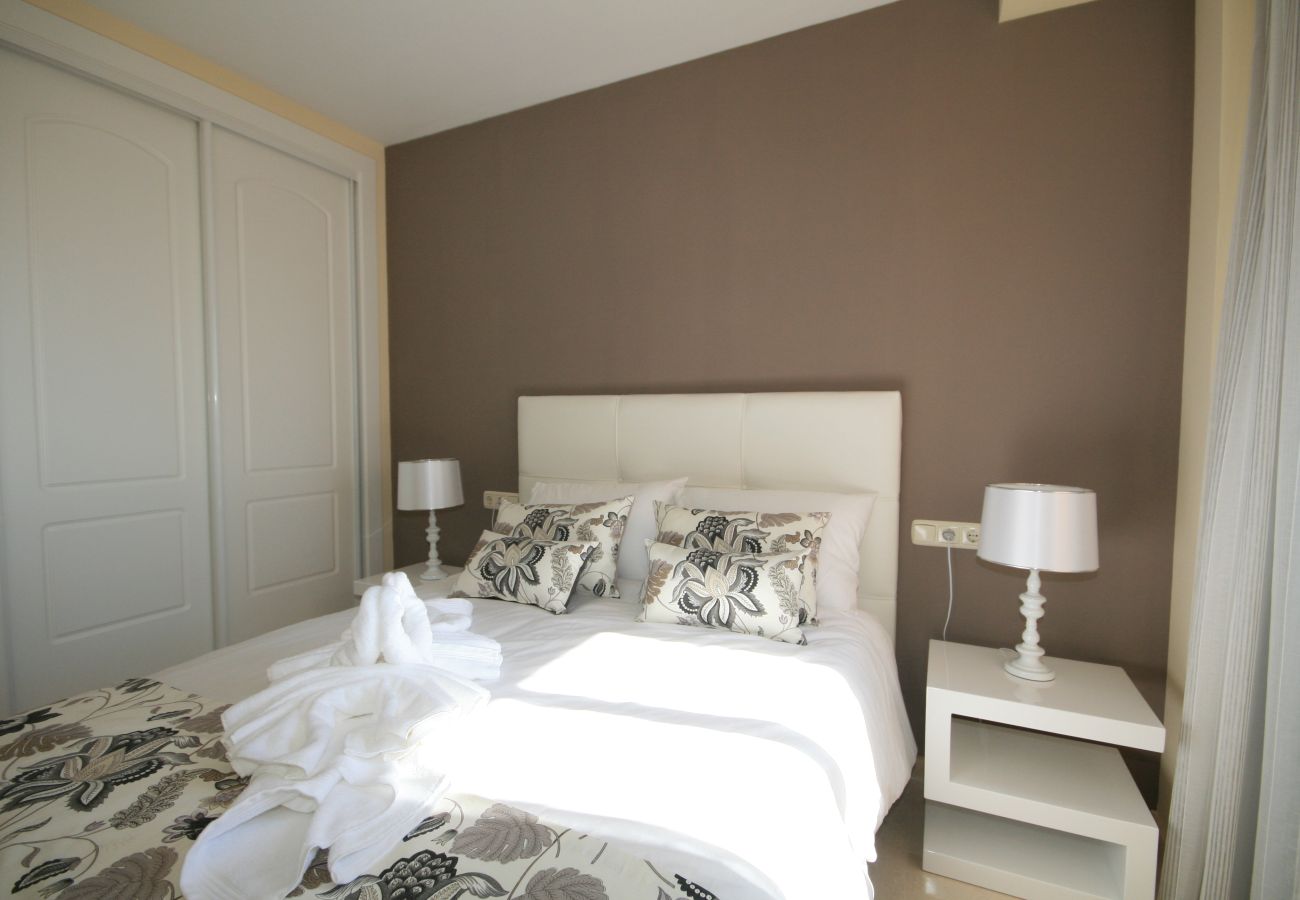 Apartment in Marbella - 2 bedroom rental apartment Los Lagos Elviria Marbella