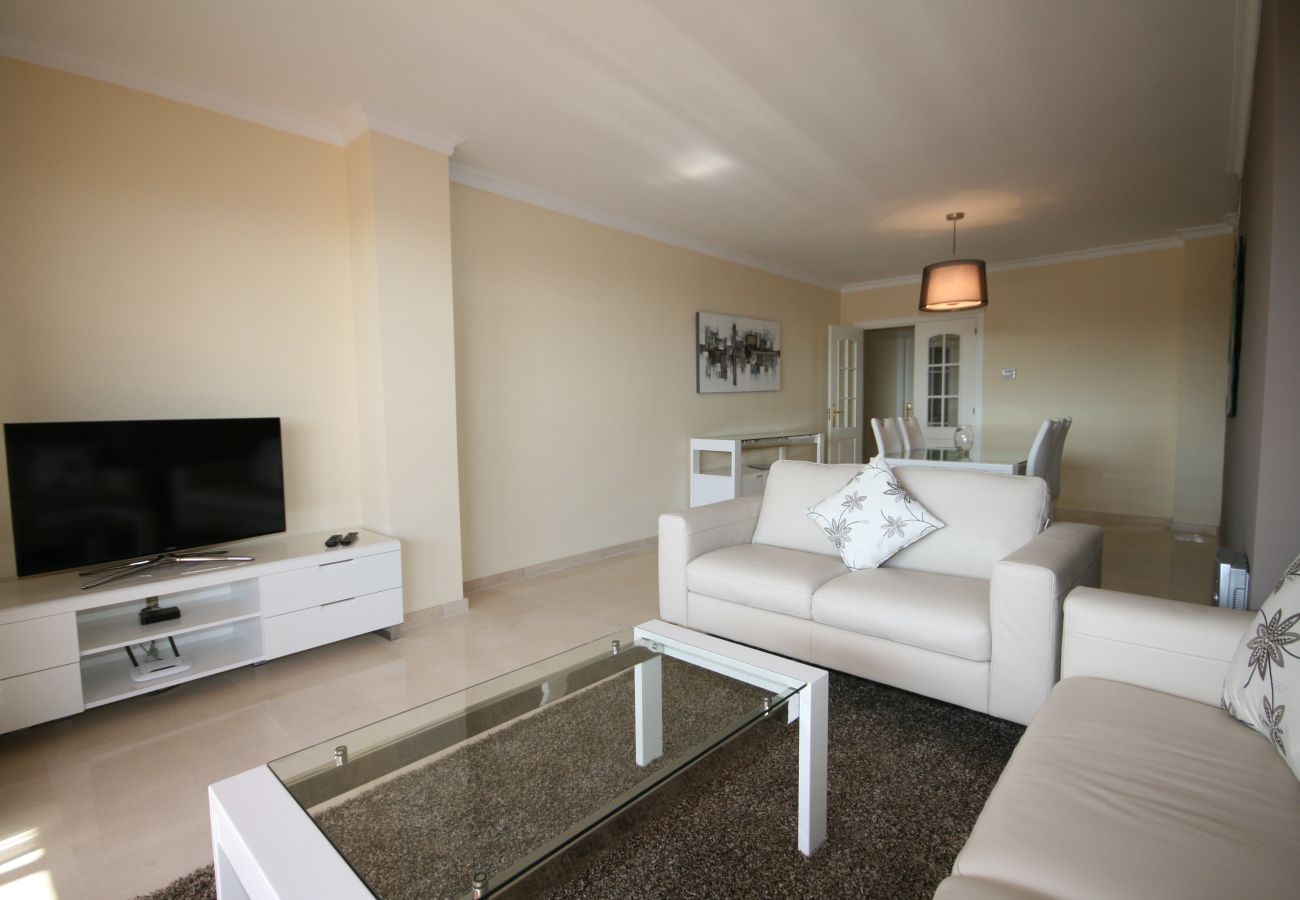 Apartment in Marbella - 2 bedroom rental apartment Los Lagos Elviria Marbella