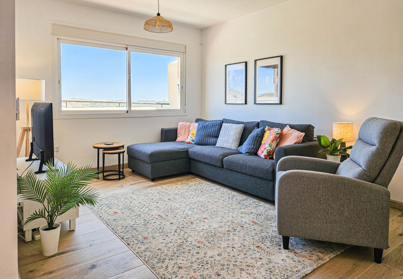 Terraced House in Mijas Costa - 2 bedroom townhouse with roof terrace