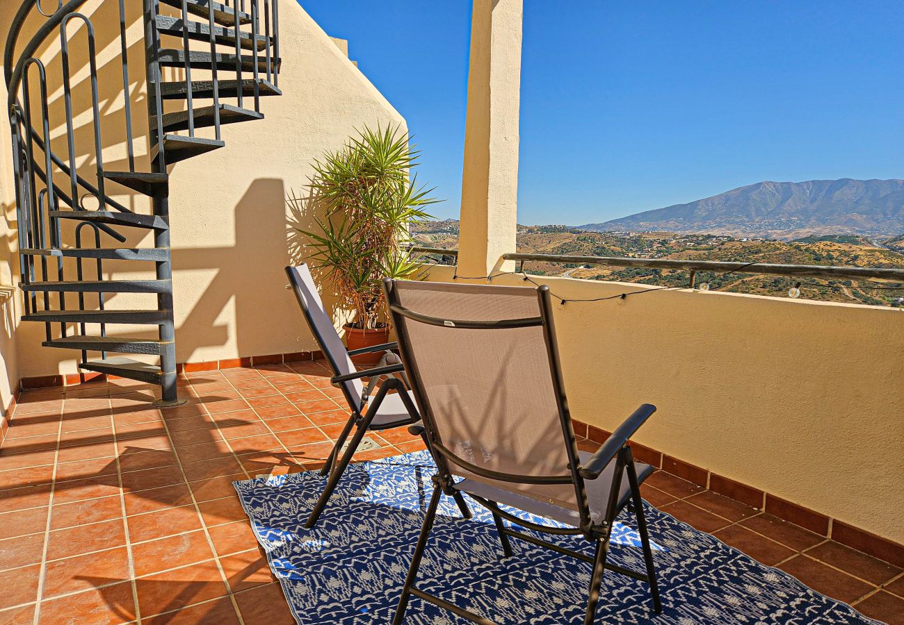 Terraced House in Mijas Costa - 2 bedroom townhouse with roof terrace