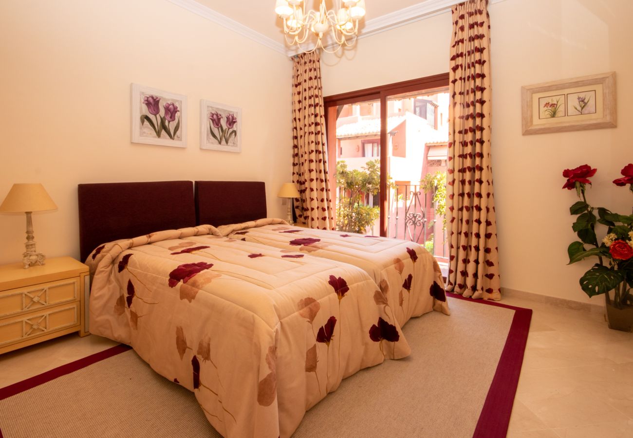 Apartment in Marbella - 3 Bedroom Penthouse Apartment in Elviria, close to sea