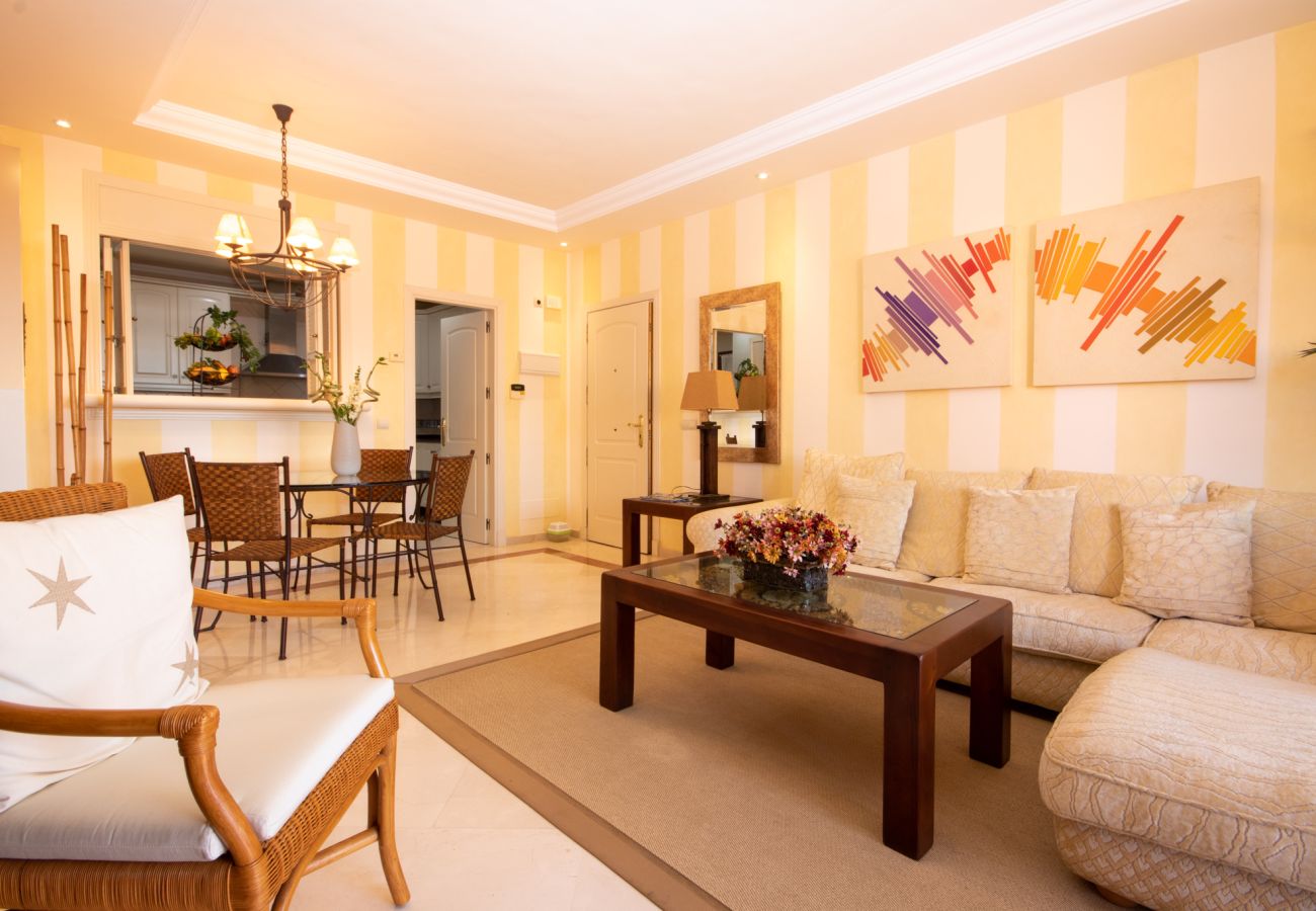 Apartment in Marbella - 3 Bedroom Penthouse Apartment in Elviria, close to sea