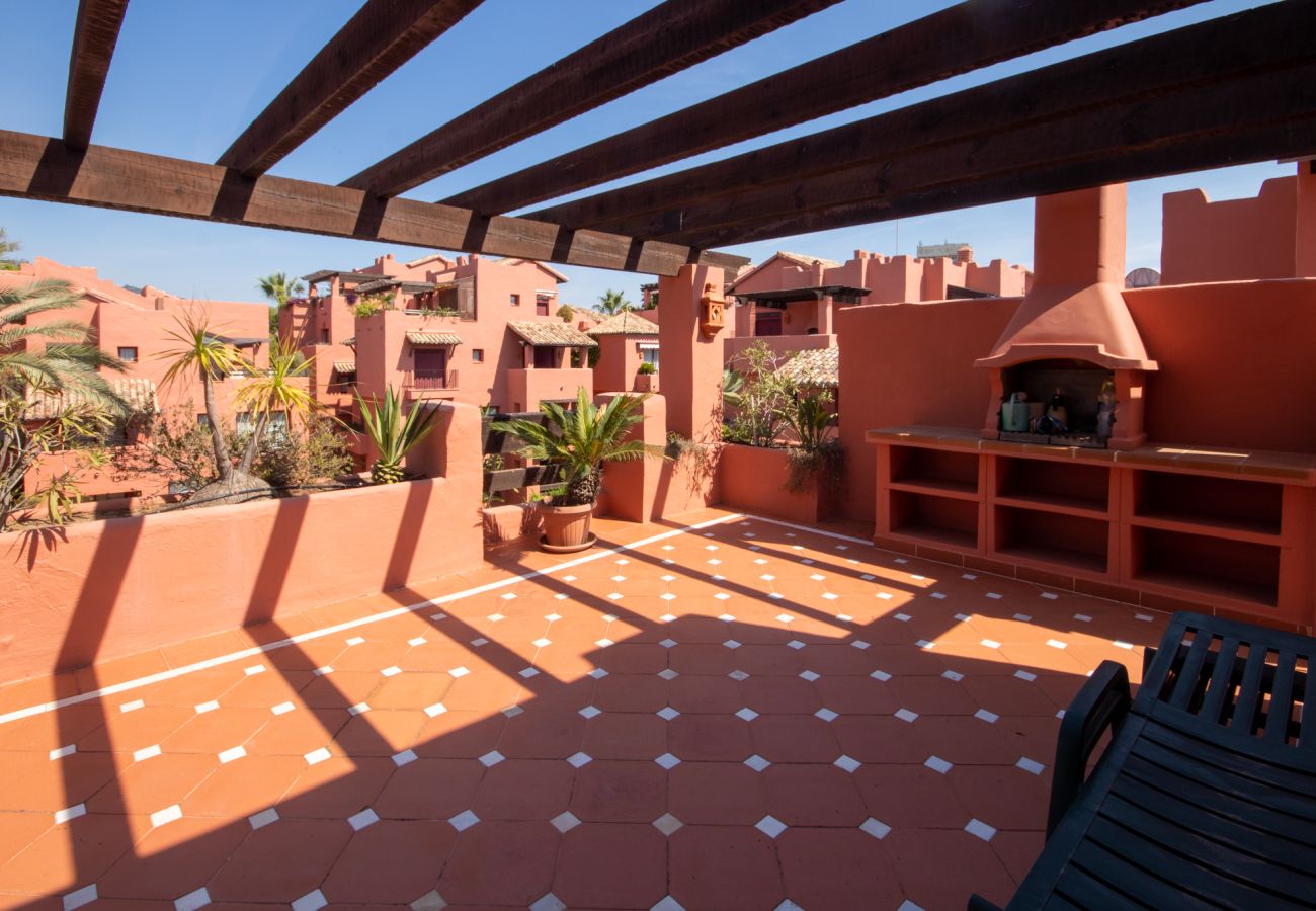 Apartment in Marbella - 3 Bedroom Penthouse Apartment in Elviria, close to sea