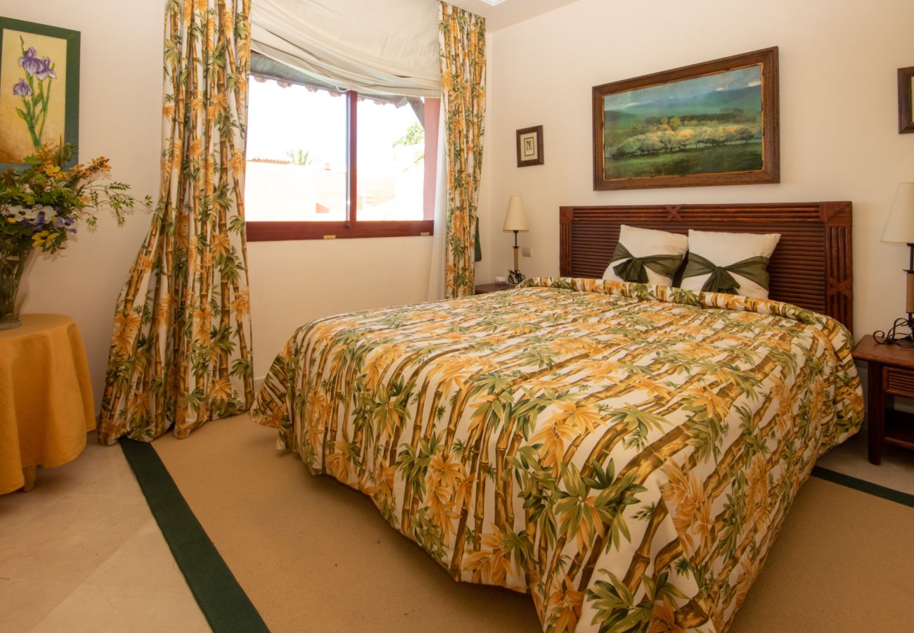 Apartment in Marbella - 3 Bedroom Penthouse Apartment in Elviria, close to sea