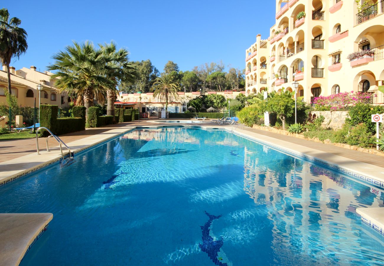 Apartment in Mijas Costa - Two bedroom apartment Torrenueva in a popular complex just a short walk from the beach