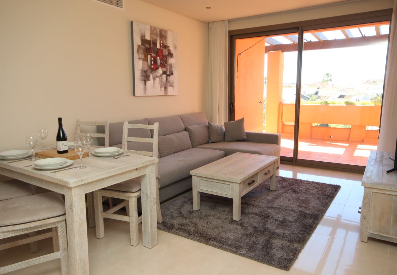 Apartment in Estepona - 2 Bedroom Apartment with Sea Views