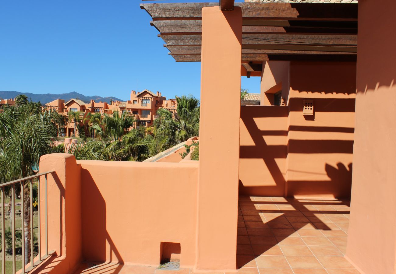 Apartment in Estepona - 2 Bedroom Apartment with Sea Views