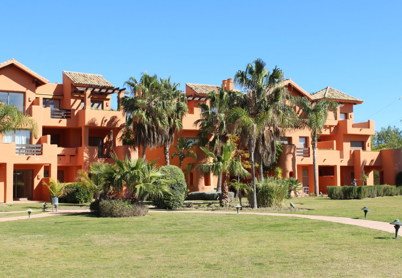 Apartment in Estepona - 2 Bedroom Apartment with Sea Views