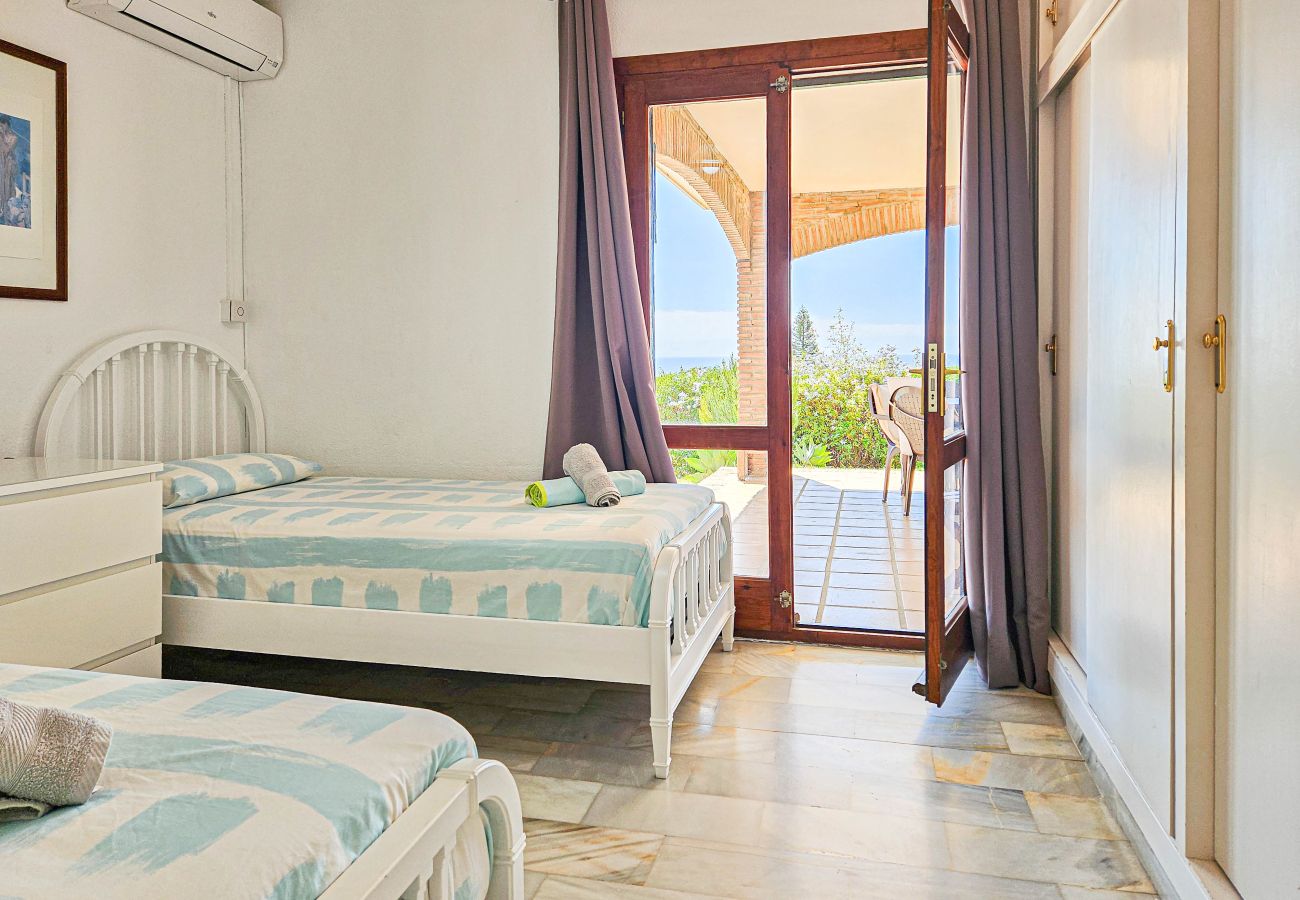 Villa in Mijas Costa - Three bedroom villa in Calahonda