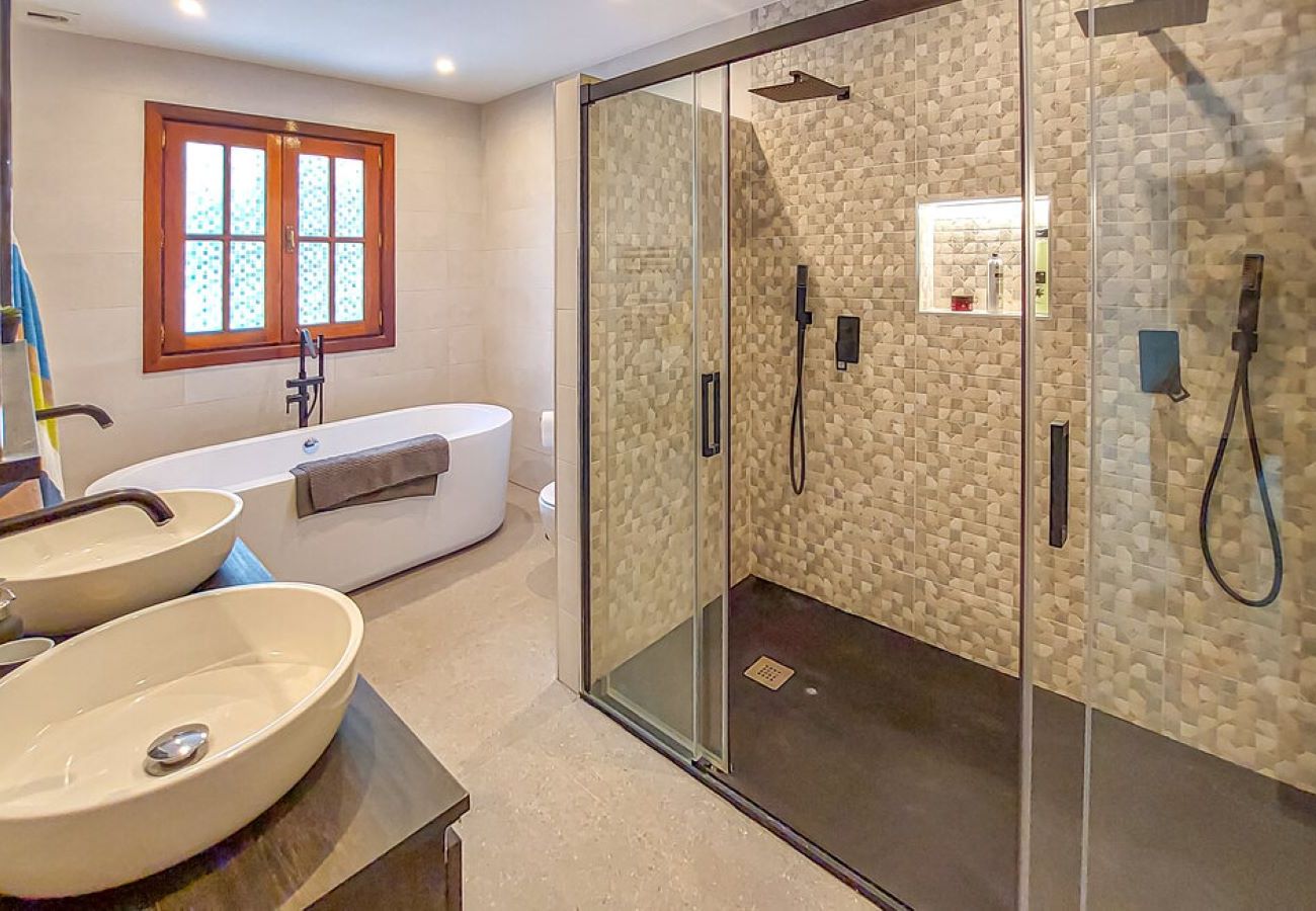 Villa in Mijas Costa - Four bedroom villa with private pool