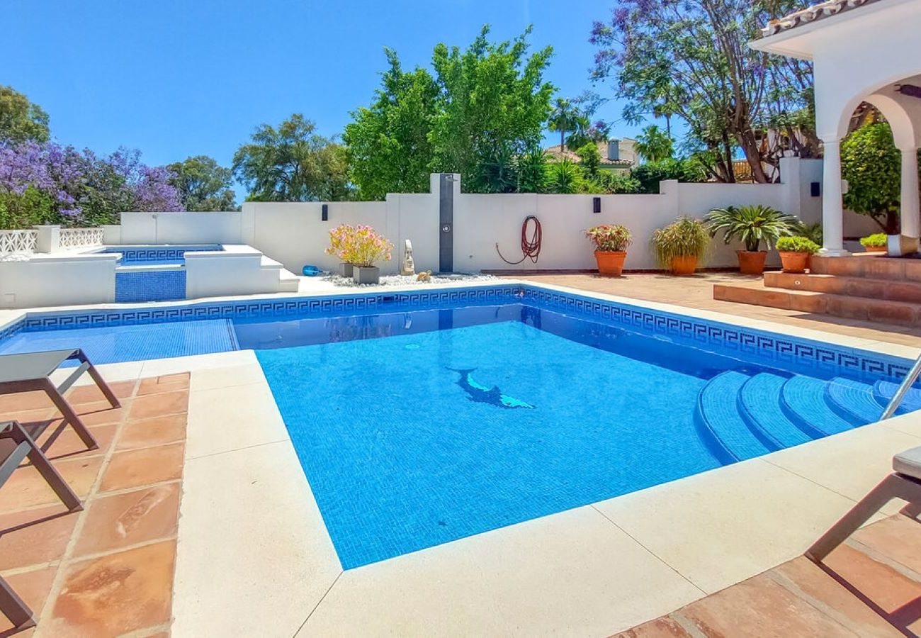 Villa in Mijas Costa - Four bedroom villa with private pool