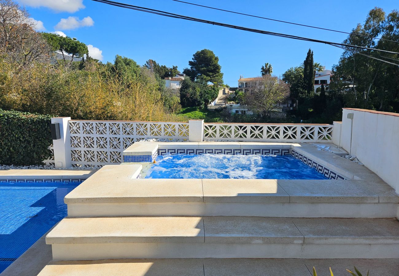 Villa in Mijas Costa - Four bedroom villa with private pool