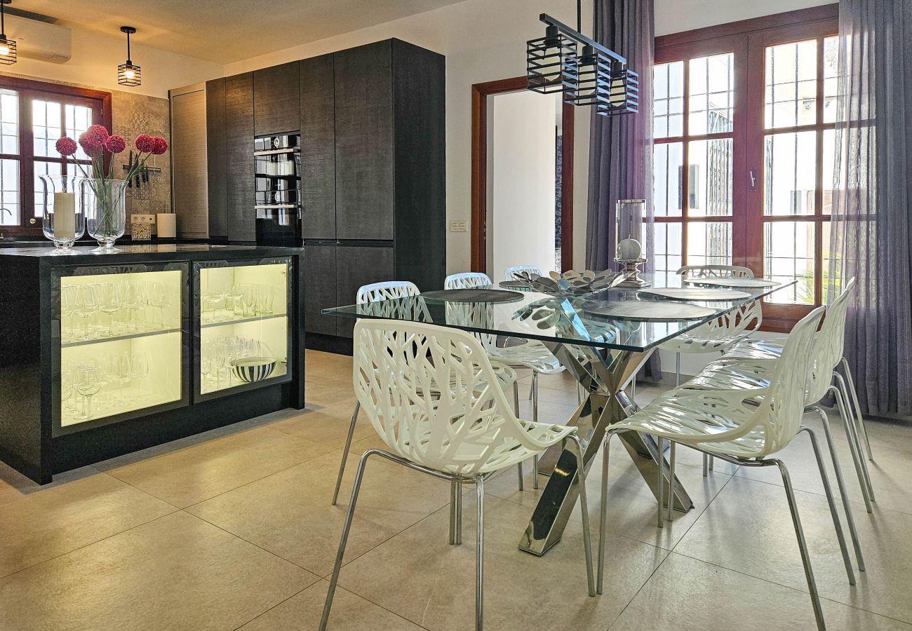 Villa in Mijas Costa - Four bedroom villa with private pool