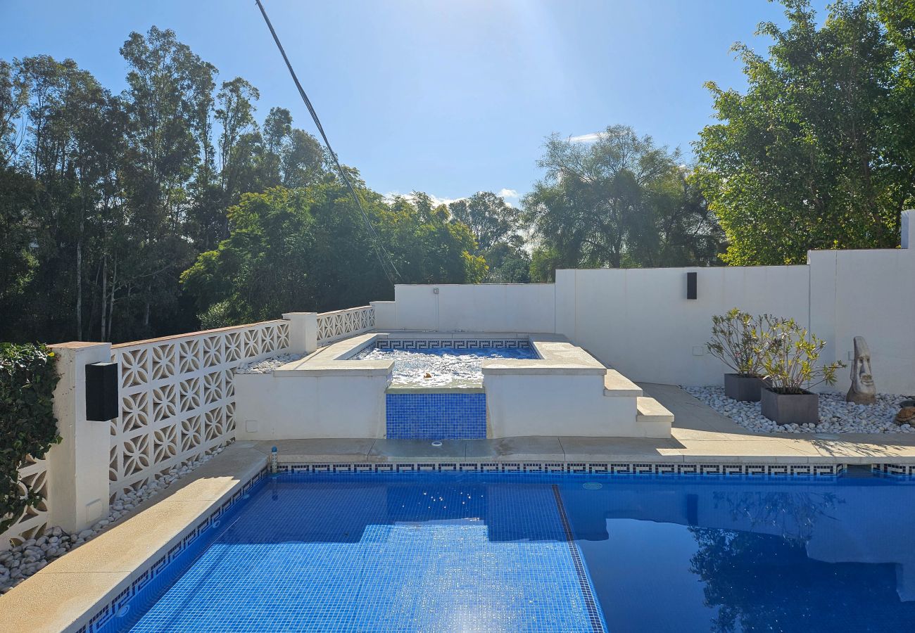Villa in Mijas Costa - Four bedroom villa with private pool
