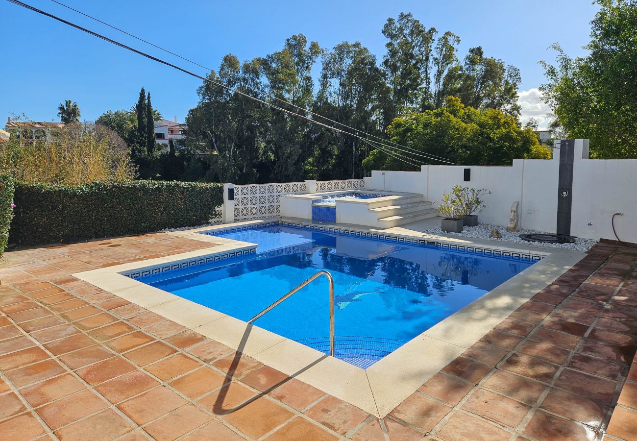 Villa in Mijas Costa - Four bedroom villa with private pool