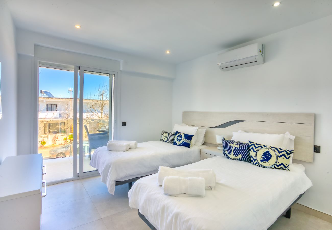 Terraced House in La Cala de Mijas - Luxury 3 bedroom beachfront townhouse