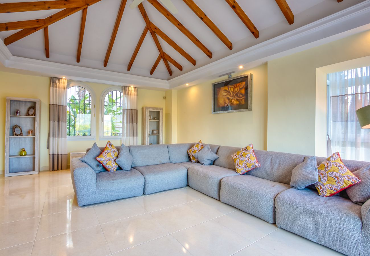 Villa in Mijas Costa - Casa Lorraine, 4 bedroom villa, private pool