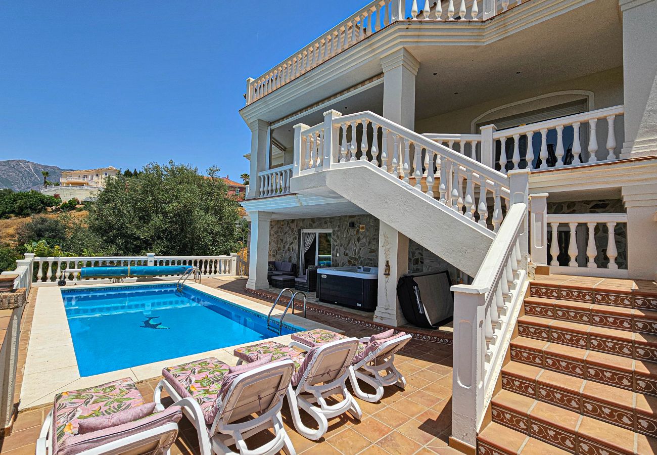 Villa in Mijas Costa - Casa Lorraine, 4 bedroom villa, private pool