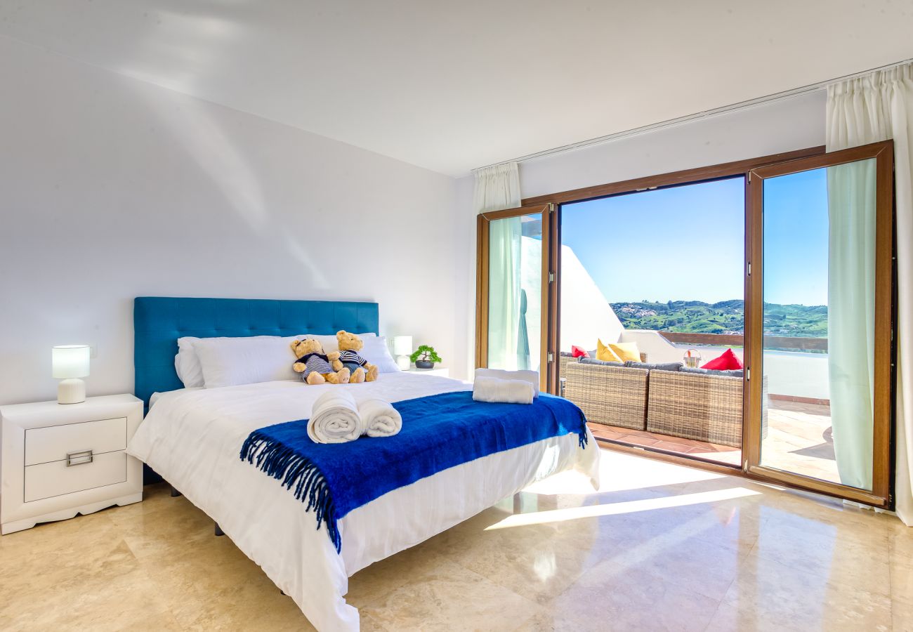 Apartment in Mijas Costa - 3 bedroom penthouse apartment, Mijas Golf