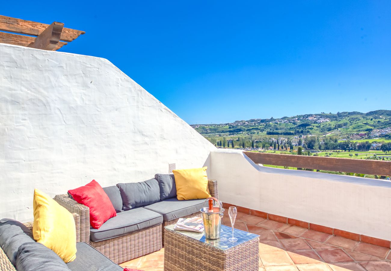 Apartment in Mijas Costa - 3 bedroom penthouse apartment, Mijas Golf