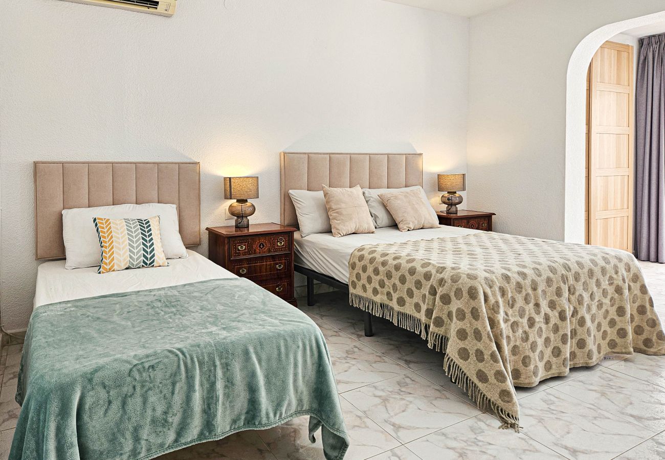 Villa in Mijas Costa - Villa with private pool, prime location in Riviera del Sol