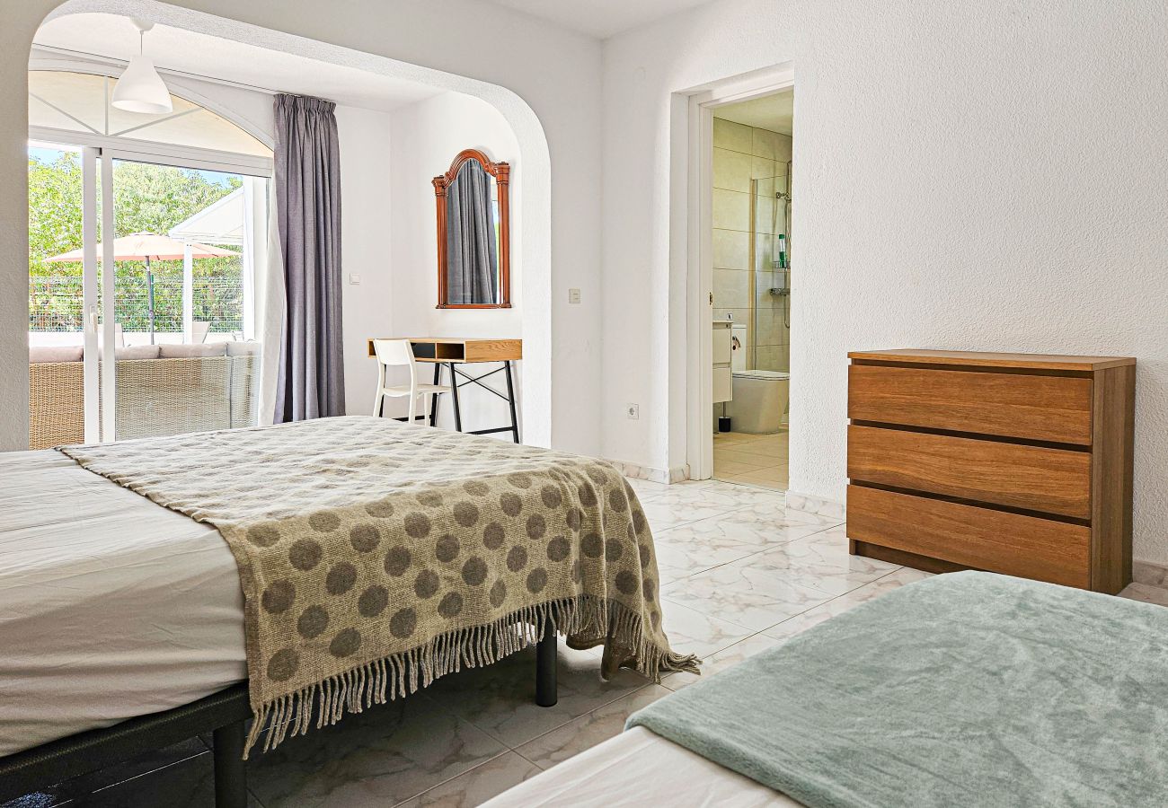 Villa in Mijas Costa - Villa with private pool, prime location in Riviera del Sol