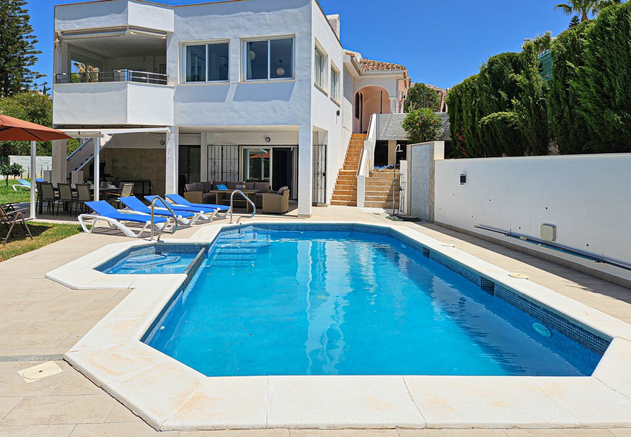 Villa in Mijas Costa - Villa with private pool, prime location in Riviera del Sol