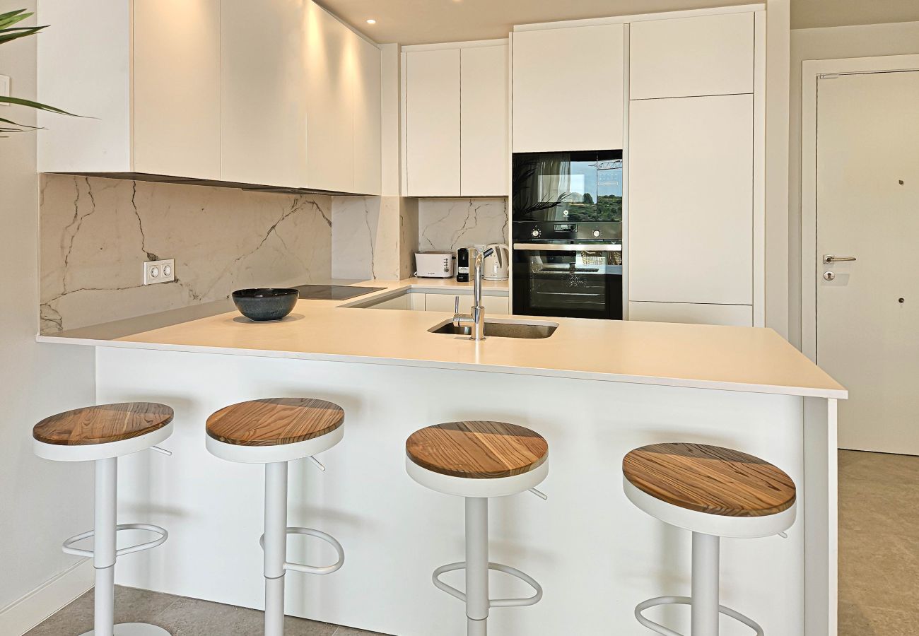 Apartment in Estepona - Penthouse apartment in Estepona, 2km from Azata Golf