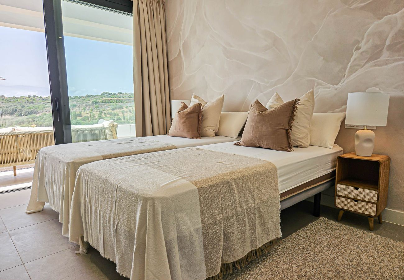 Apartment in Estepona - Penthouse apartment in Estepona, 2km from Azata Golf