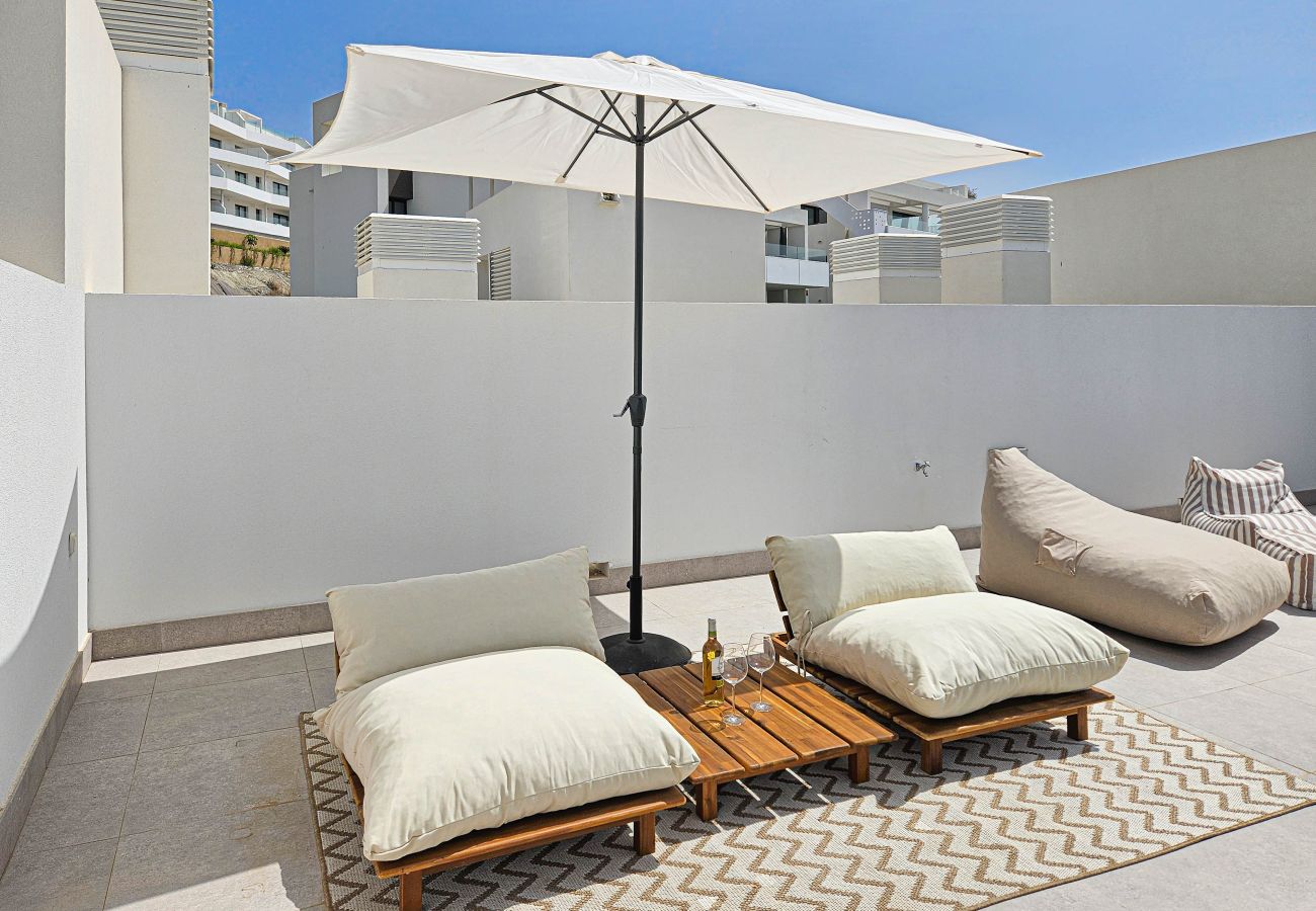 Apartment in Estepona - Penthouse apartment in Estepona, 2km from Azata Golf