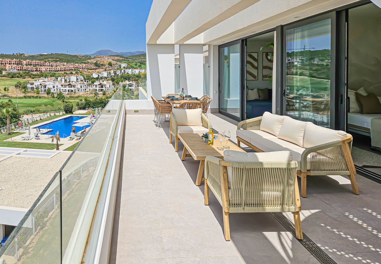 Apartment in Estepona - Penthouse apartment in Estepona, 2km from Azata Golf