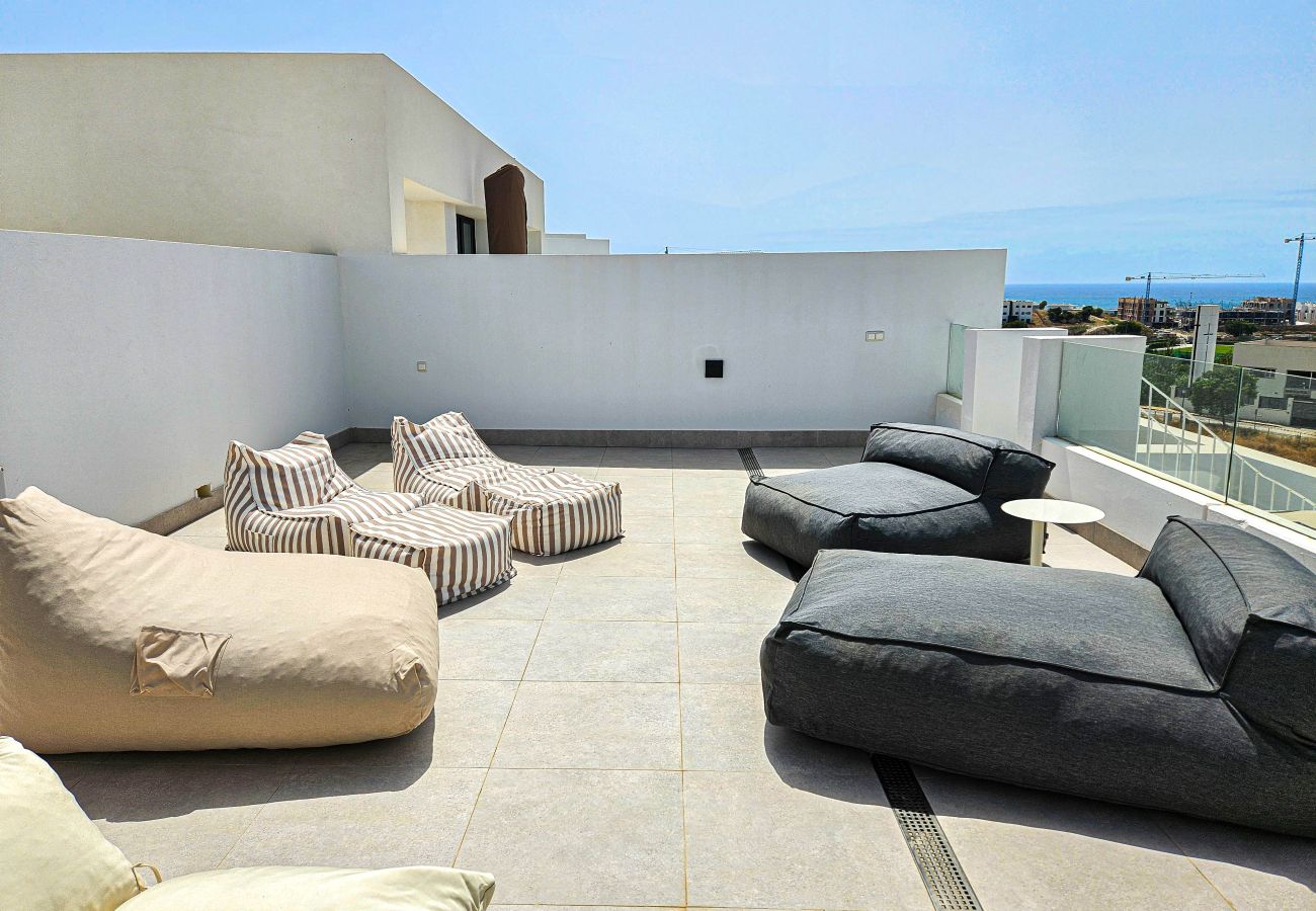 Apartment in Estepona - Penthouse apartment in Estepona, 2km from Azata Golf