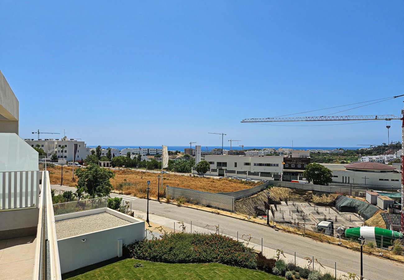 Apartment in Estepona - Penthouse apartment in Estepona, 2km from Azata Golf