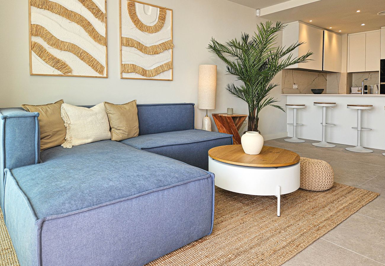 Apartment in Estepona - Penthouse apartment in Estepona, 2km from Azata Golf