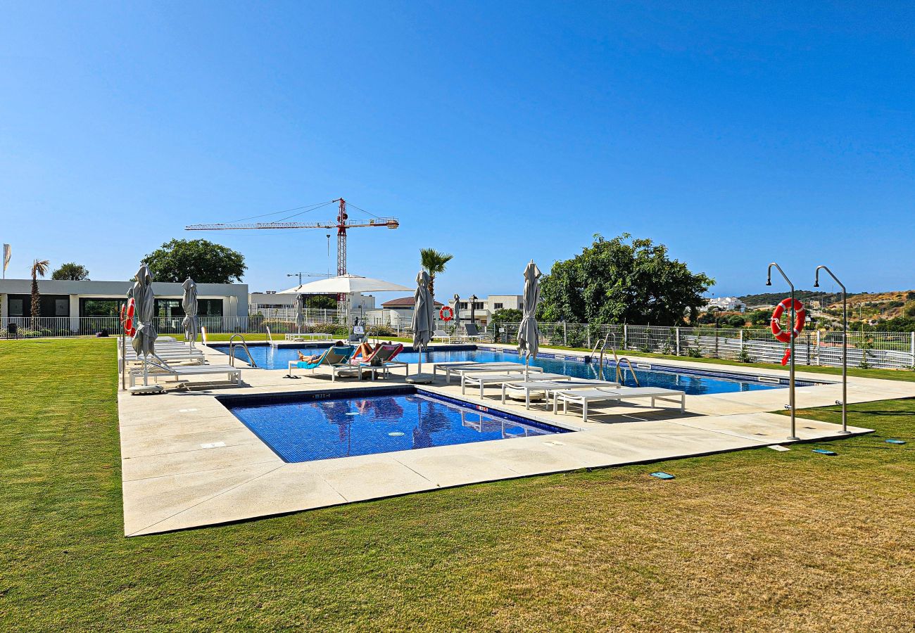 Apartment in Estepona - Penthouse apartment in Estepona, 2km from Azata Golf