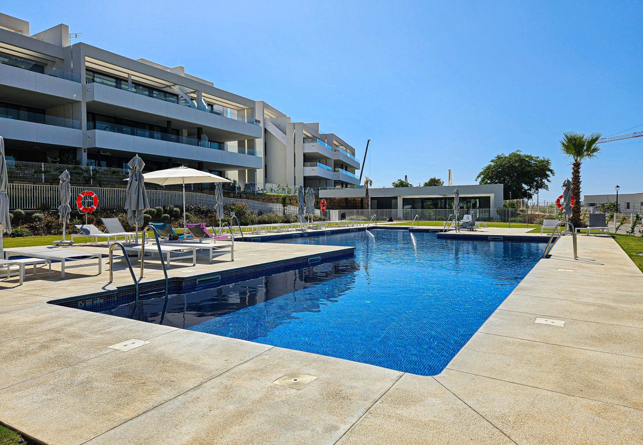 Apartment in Estepona - Penthouse apartment in Estepona, 2km from Azata Golf