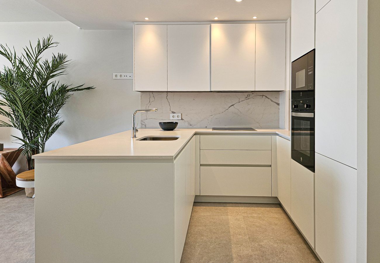 Apartment in Estepona - Penthouse apartment in Estepona, 2km from Azata Golf