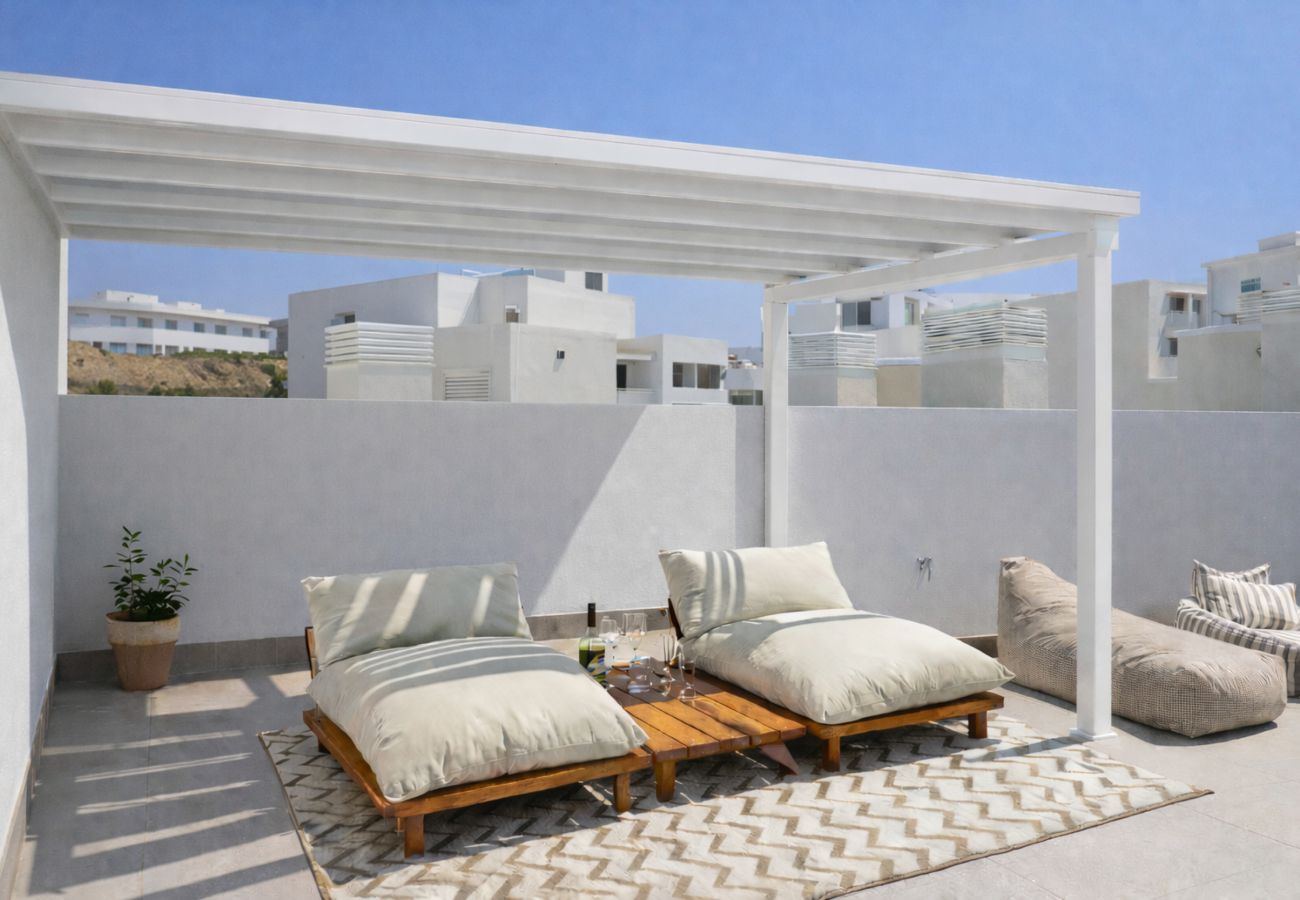Apartment in Estepona - Penthouse apartment in Estepona, 2km from Azata Golf