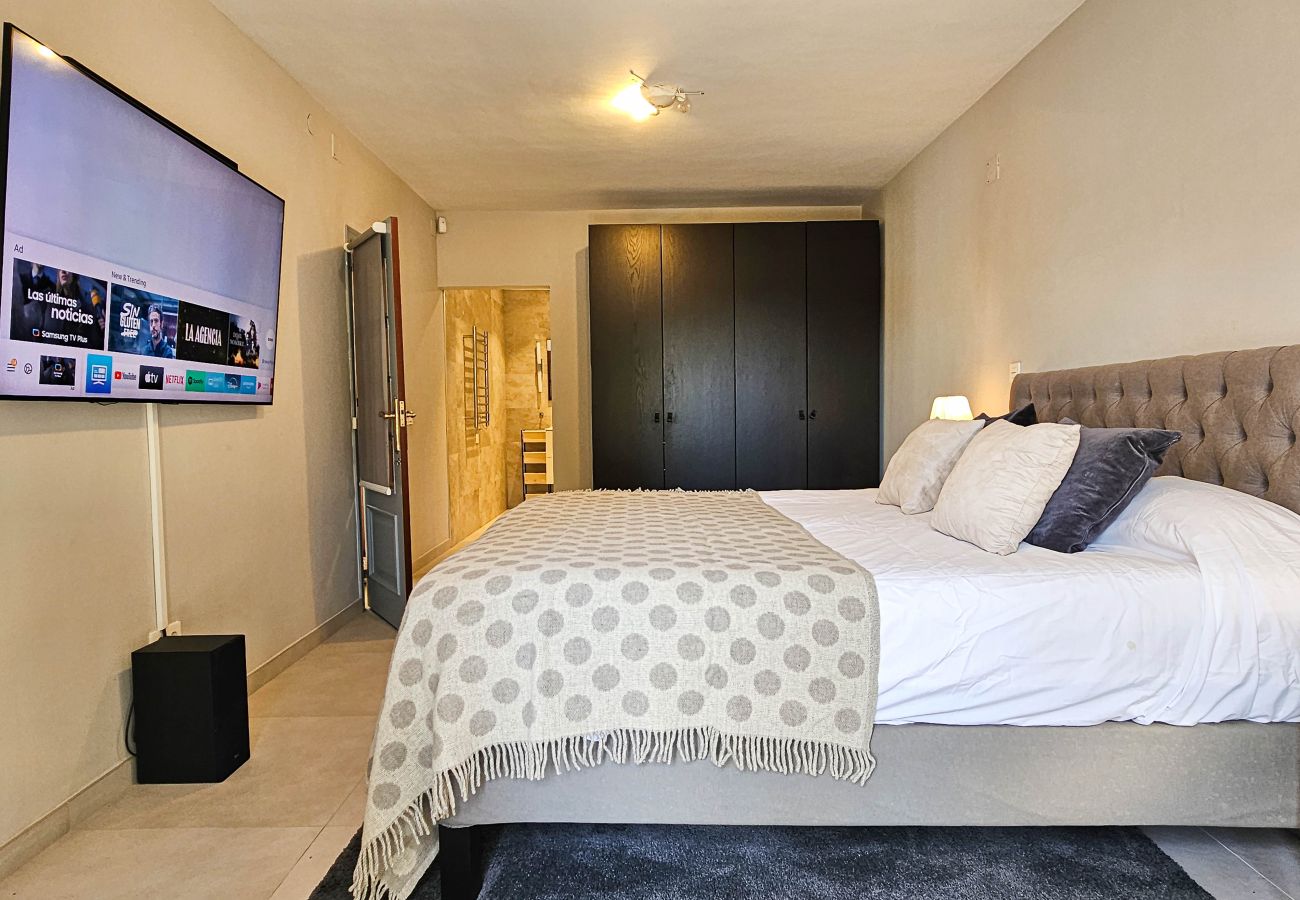 Villa in Mijas Costa - Villa with private pool and hot tub Mijas Costa