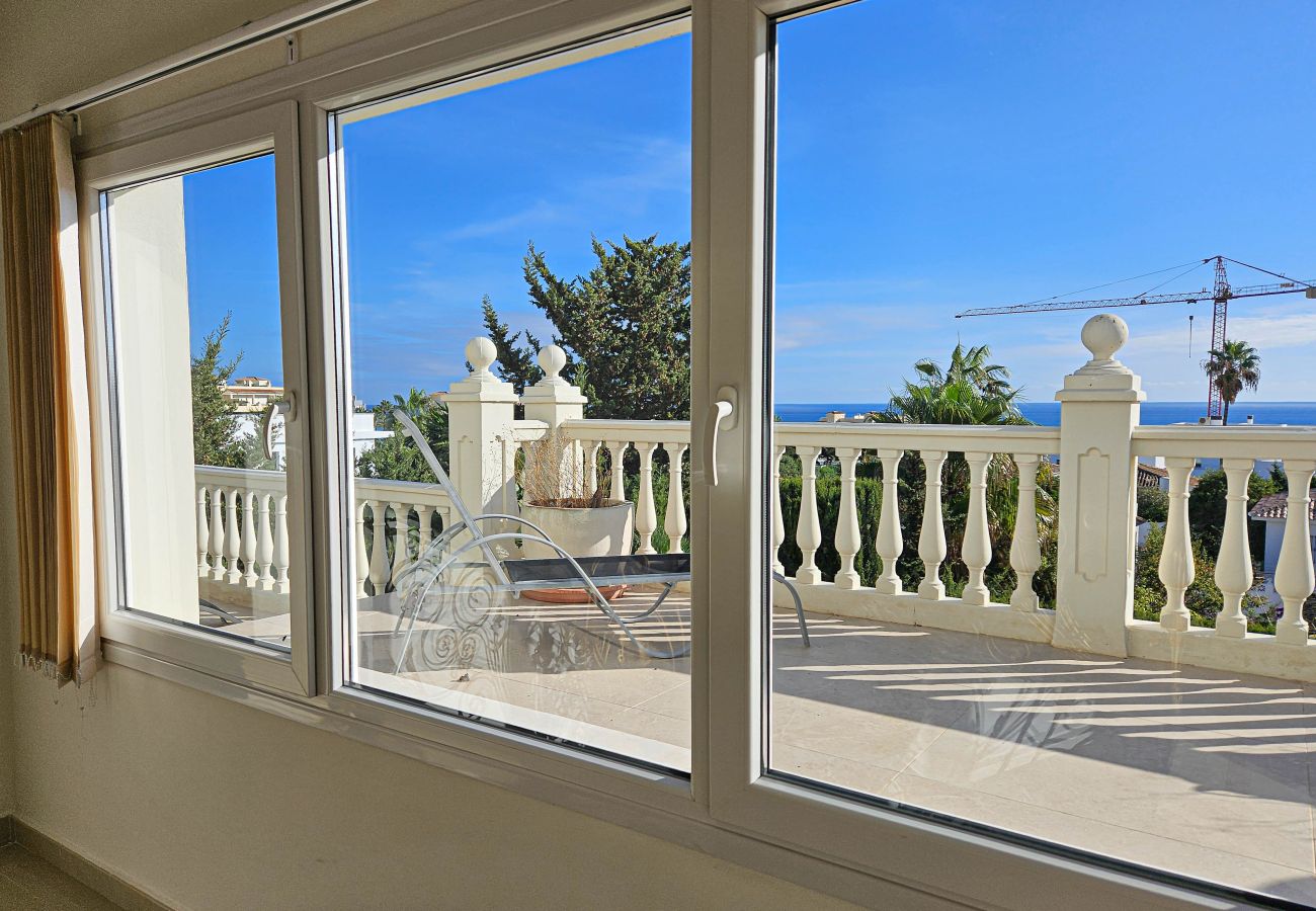 Villa in Mijas Costa - Villa with private pool and hot tub Mijas Costa