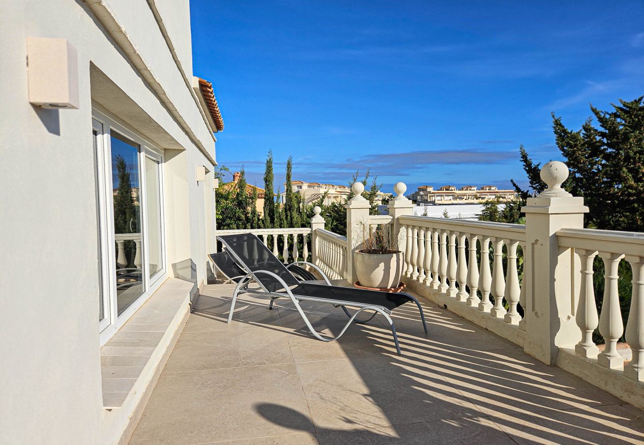 Villa in Mijas Costa - Villa with private pool and hot tub Mijas Costa