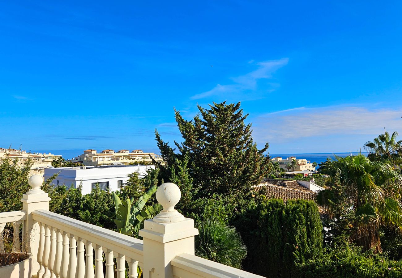 Villa in Mijas Costa - Villa with private pool and hot tub Mijas Costa