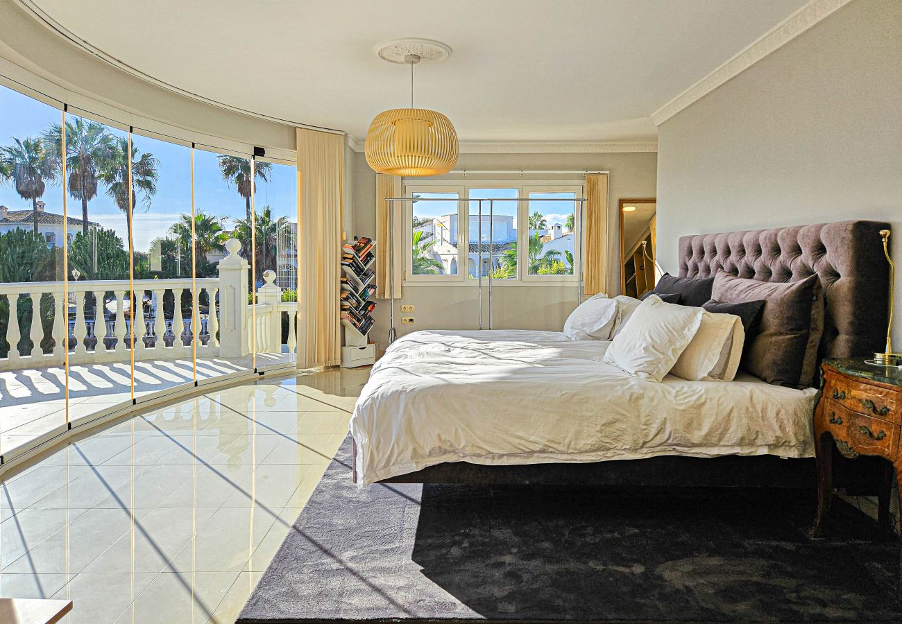 Villa in Mijas Costa - Villa with private pool and hot tub Mijas Costa